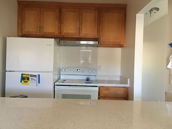 3rd image of 1244 Quincy Dr Unit 6