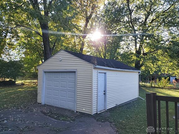 4th image of 3642 Detroit Ave