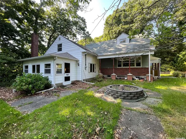 43-41 Richmond Hill Road, Sound Beach, NY 11789