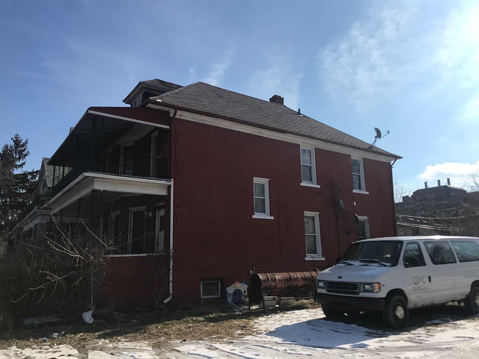 2nd image of 1177 Clairmount St