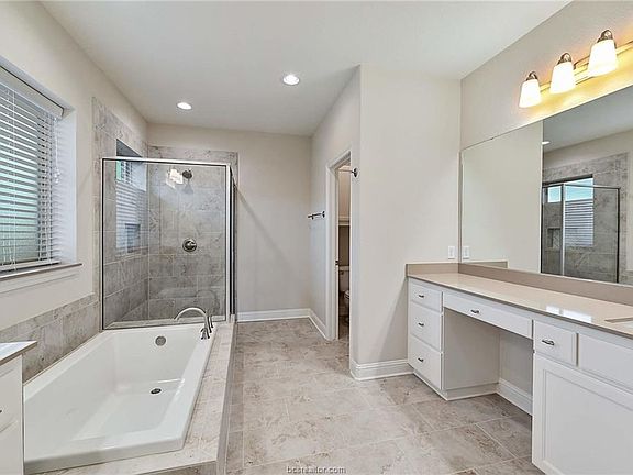 2nd image of 5136 Maroon Creek Dr
