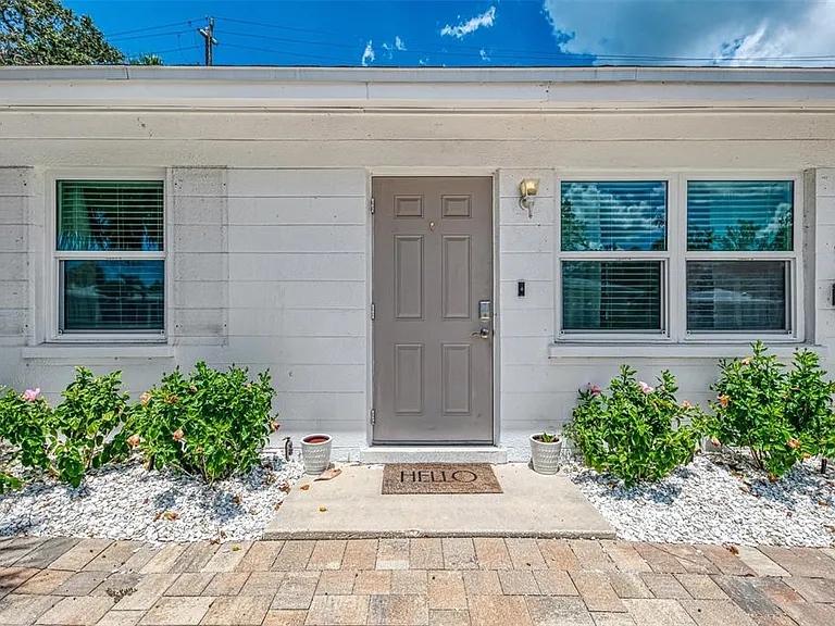 1137 N Moonmist Ct #L-7 — Photo 2