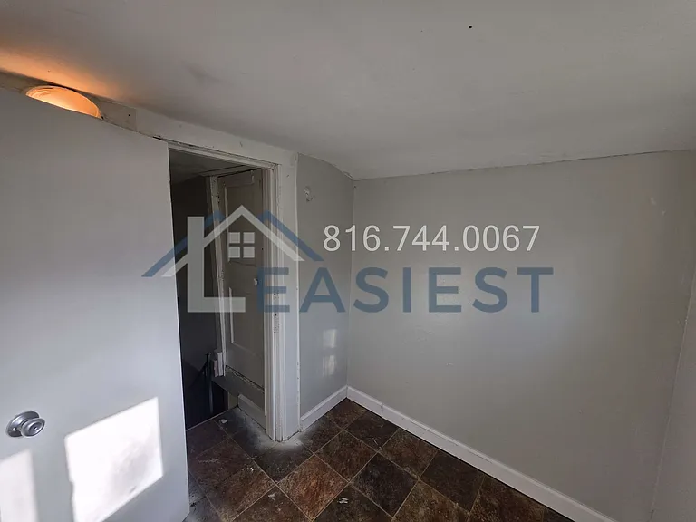 142 N Belmont Blvd — Photo 19