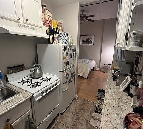 4th image of 1926 W Leland Ave Floor 1