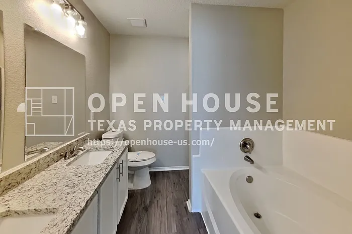 1108 Halifax Ln — Photo 12