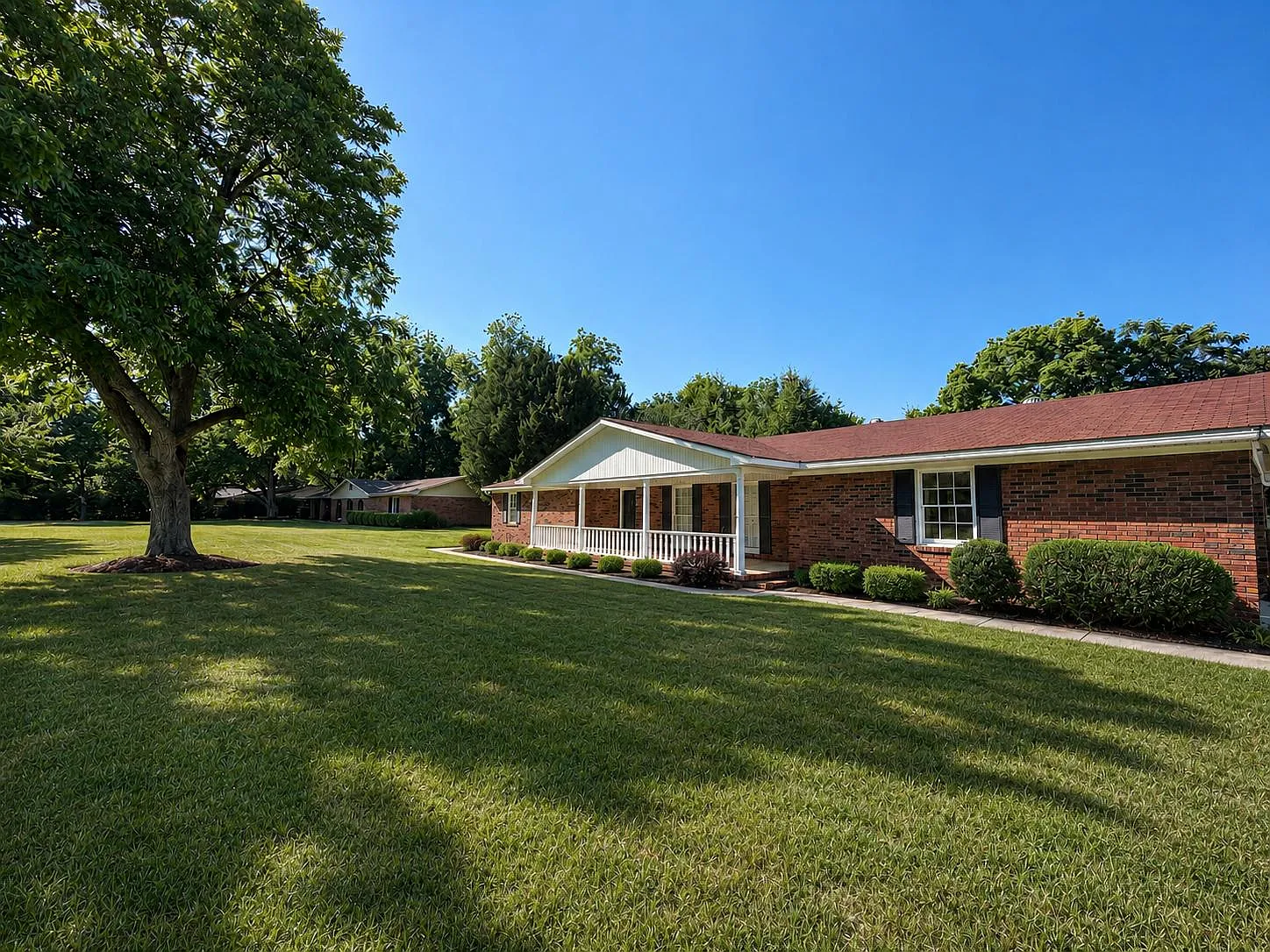 4 bed, 2375 sqft, $2,250 — Photo 2