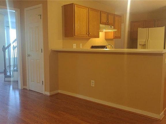 5th image of 3200 Meadow Glen Ln