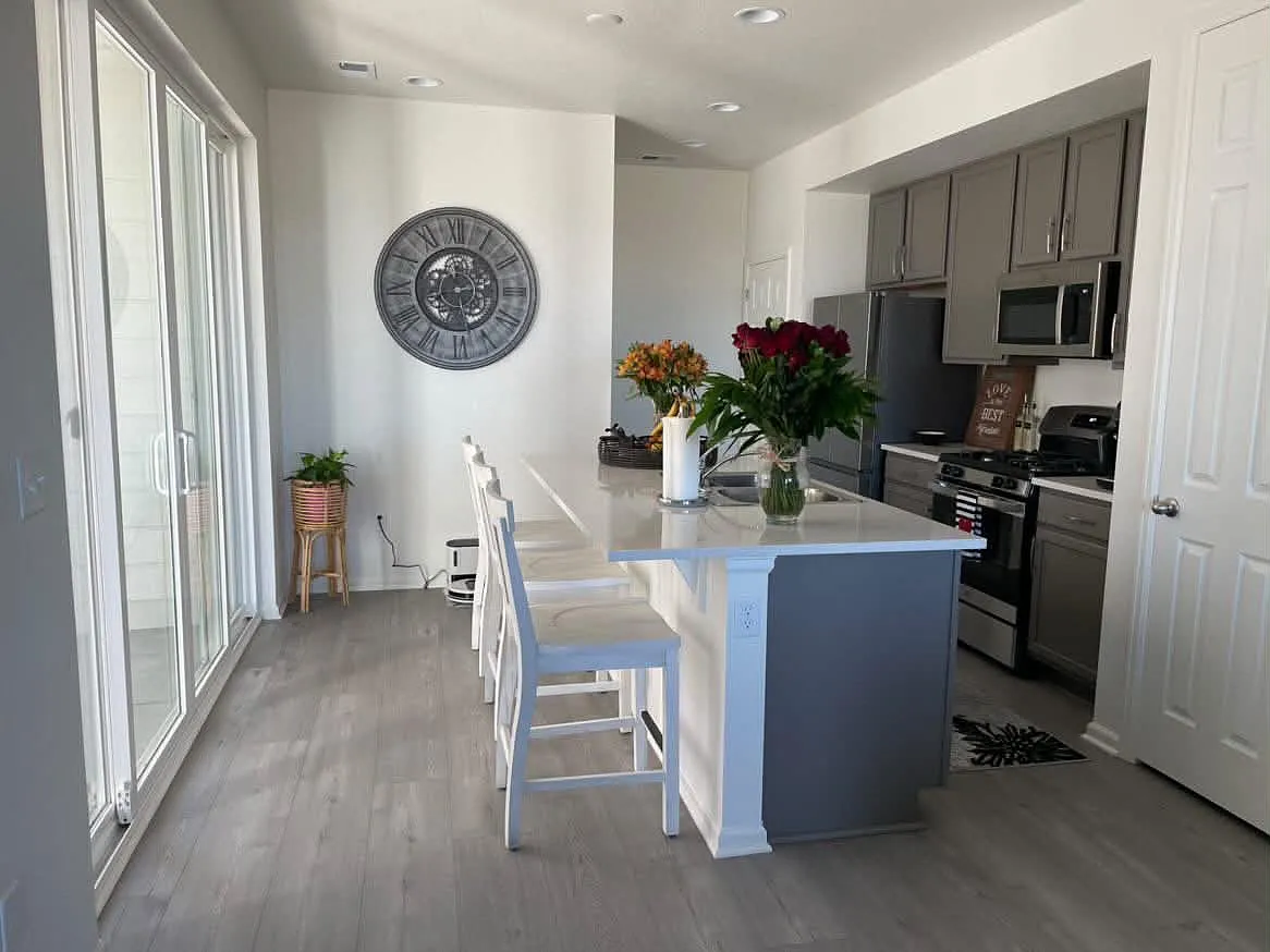3 bed, 2.5 bath, 1540 sqft, $2,700 — Photo 4
