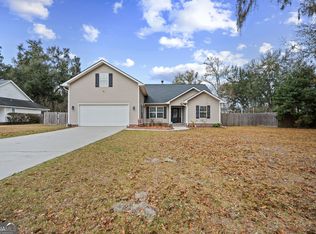 24 Saint Ives Dr, Savannah, GA 31419