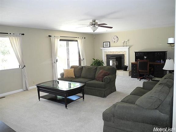 4th image of 2796 Waverly Dr