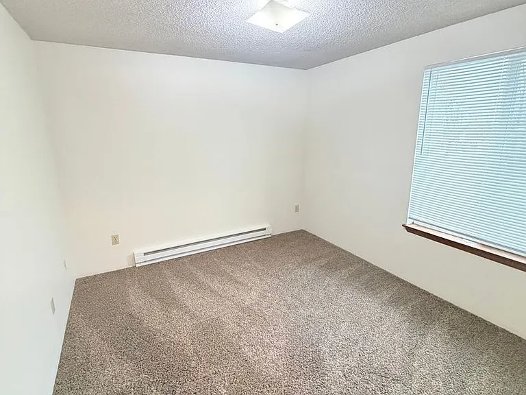508 E Mission Ave Spokane WA 99202 — Photo 17