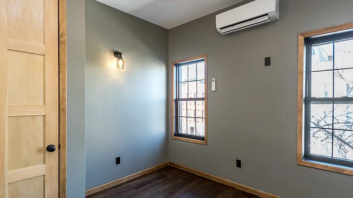 Rented by Nooklyn NYC LLC | media 18