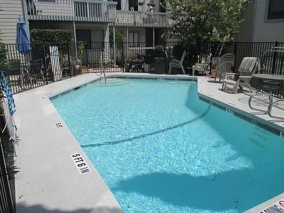 3rd image of 5801 Thunderbird St APT 17