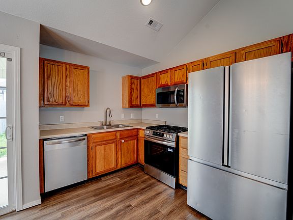 5th image of 613 Cedar Brook Ct