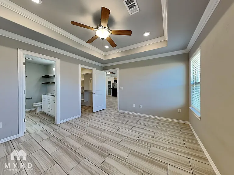 480 Holly St — Photo 12