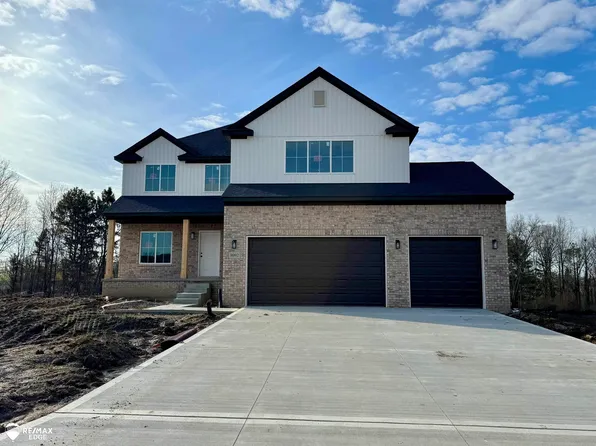 8092 Peninsula Cir, Grand Blanc, MI 48439