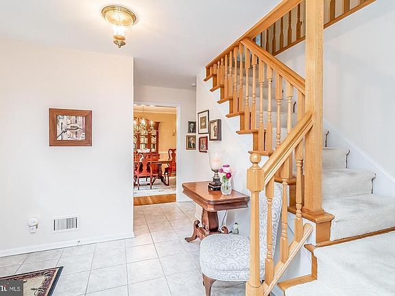 2nd image of 9604 Labrador Ln