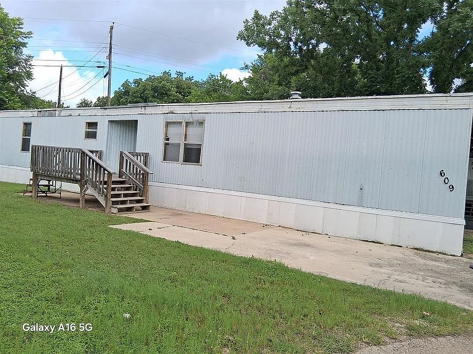 1st image of 521 E Veterans Memorial Blvd Lot 609
