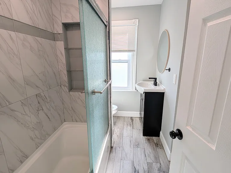 1744 Kings Hwy — Photo 20