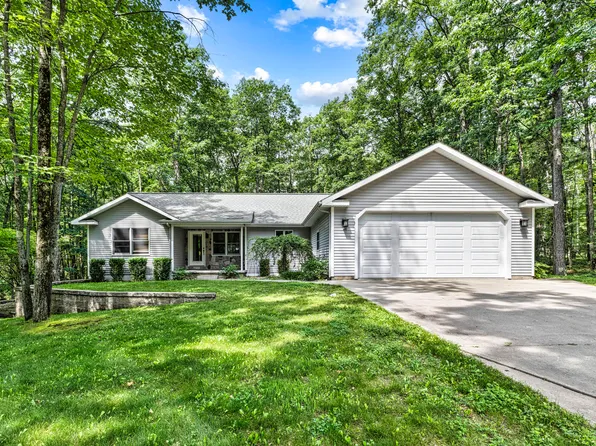 11860 Crossing Deer Ct, Roscommon, MI 48653
