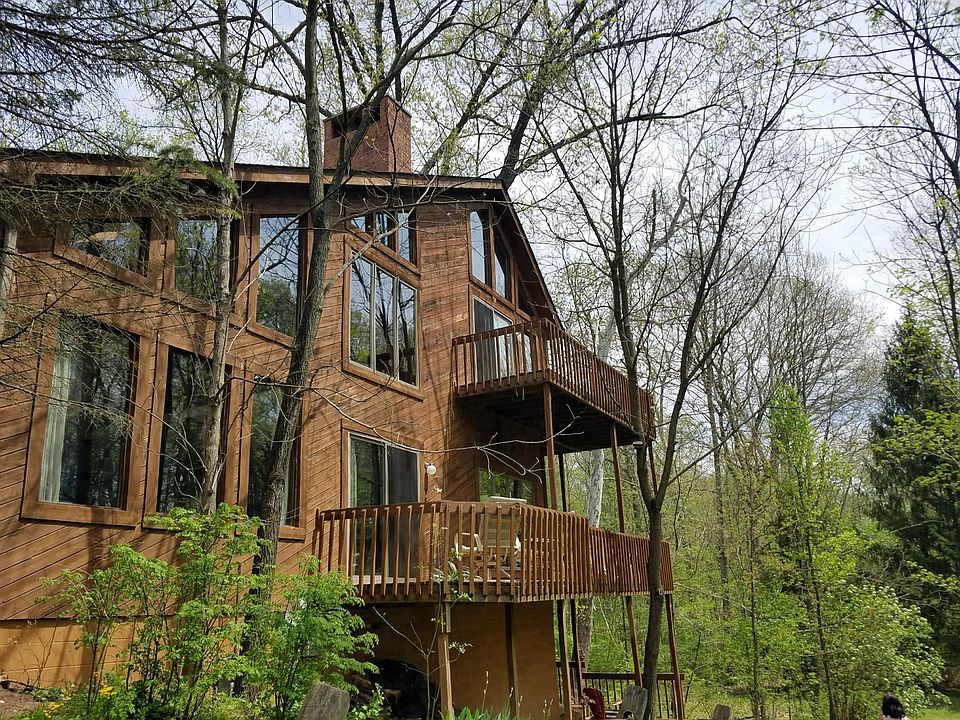 1st image of 282 Bruce Ct