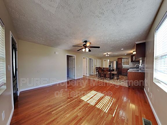 5th image of 2626 Foster Ave