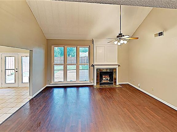 2nd image of 315 Pemberton Pl