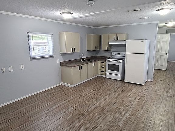 2nd image of 646 N Low View Dr