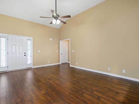 4th image of 3482 Clover Hill Dr