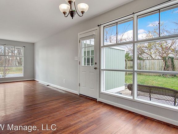 3rd image of 6315 Lone Oak Dr