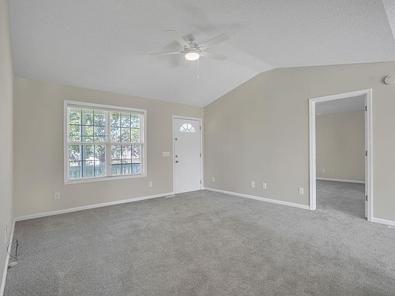 3rd image of 1370 Bishop Rd