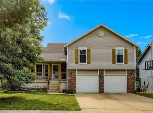 10626 N Charlotte St, Kansas City, MO 64155