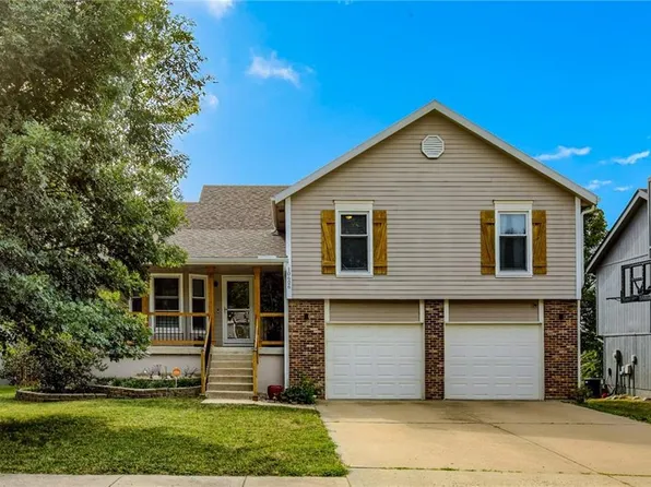 10626 N Charlotte St, Kansas City, MO 64155