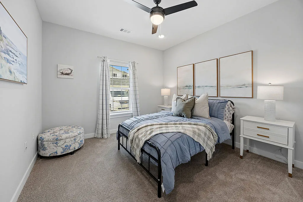 Zephyr Apartments — Photo 1