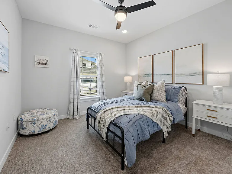 Zephyr Apartments — Photo 1