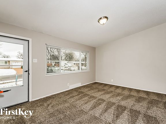 3rd image of 2150 Oriole Dr
