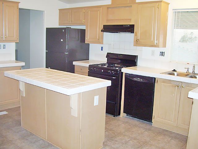 2nd image of 6130 Camino Real Space 191