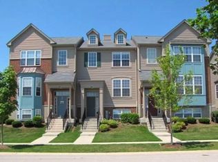 28 Thomas Ct, Grayslake, IL 60030