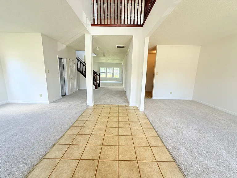 2946 Heirloom Ln — Photo 2