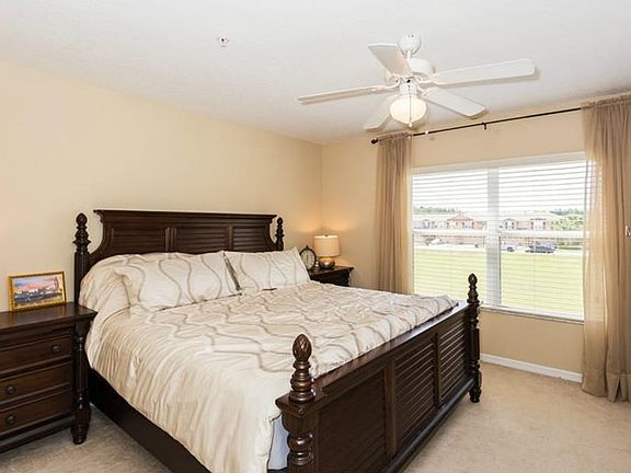 3rd image of 1174 Priory Cir