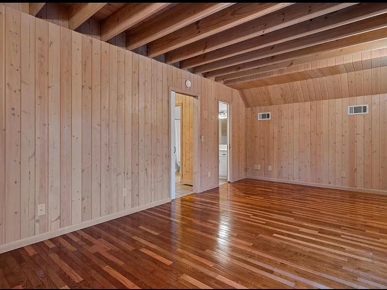 303 Gerrard Ter — Photo 11
