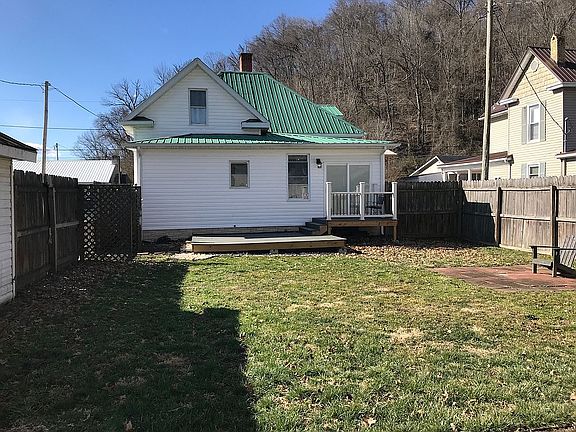 4th image of 208 Stafford St