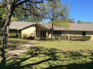 1601 Mistletoe Ln, Pantego, TX 76013