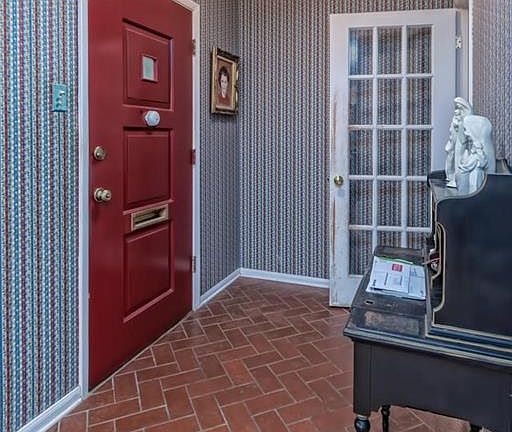 4th image of 2636 Glendale Dr