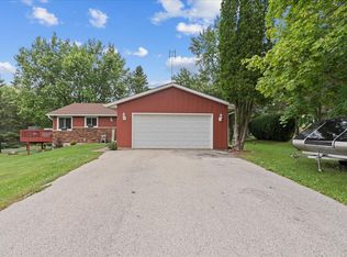 W1416 Pine Ct, Oostburg, WI 53070