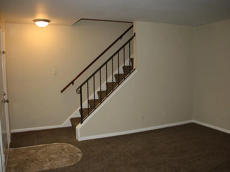 520 Adrian Ct — Photo 8