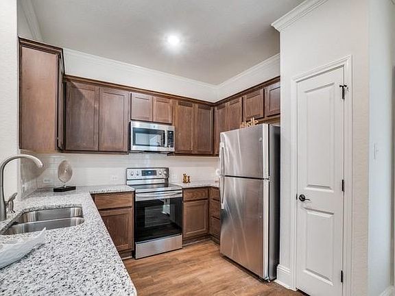 3rd image of 10344 W Lynwood Ave #102