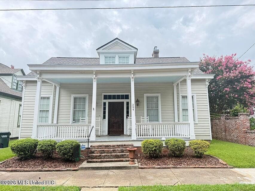 1st image of 304 S Rankin St