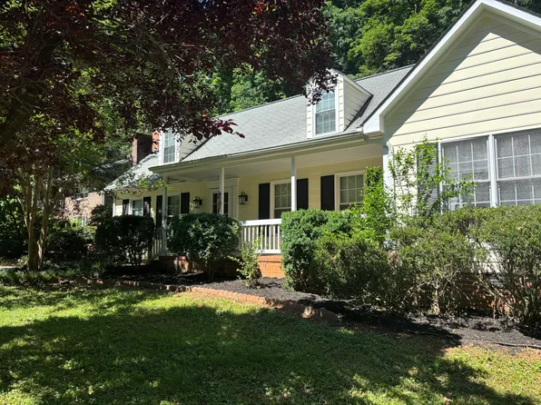 101 Inglewood Ct, Charlottesville, VA 22901