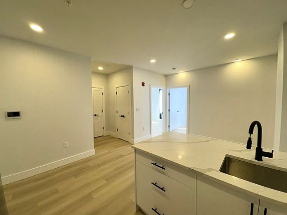 4th image of 314-316 Forrest St #202A